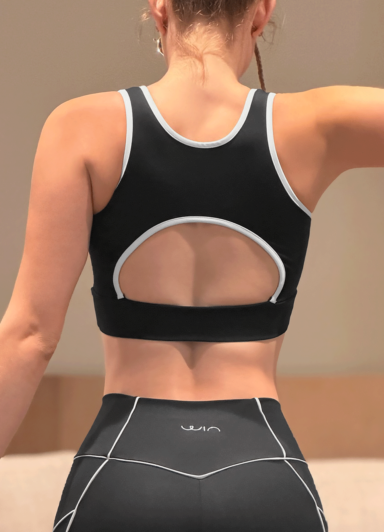 TOP EMANA LINE - BLACK/WHITE