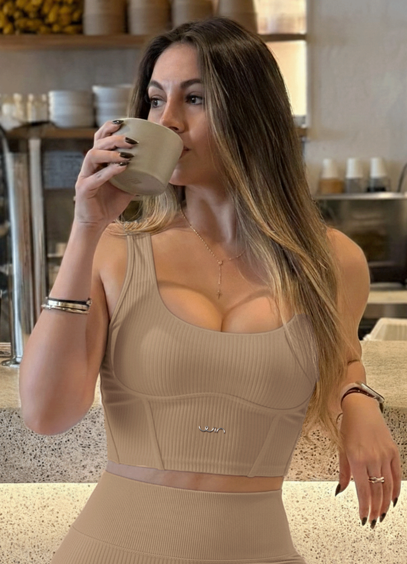 TOP SCULPT SHINE - NUDE