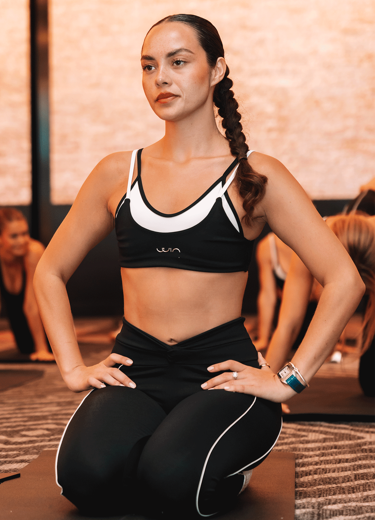 TOP EMANA CUT SUPPORT - BLACK